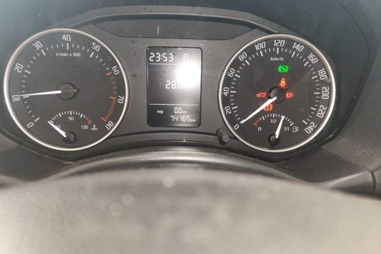 Used Skoda Octavia 2012 1.6L Automatic Yijie Edition Odometer Close Up