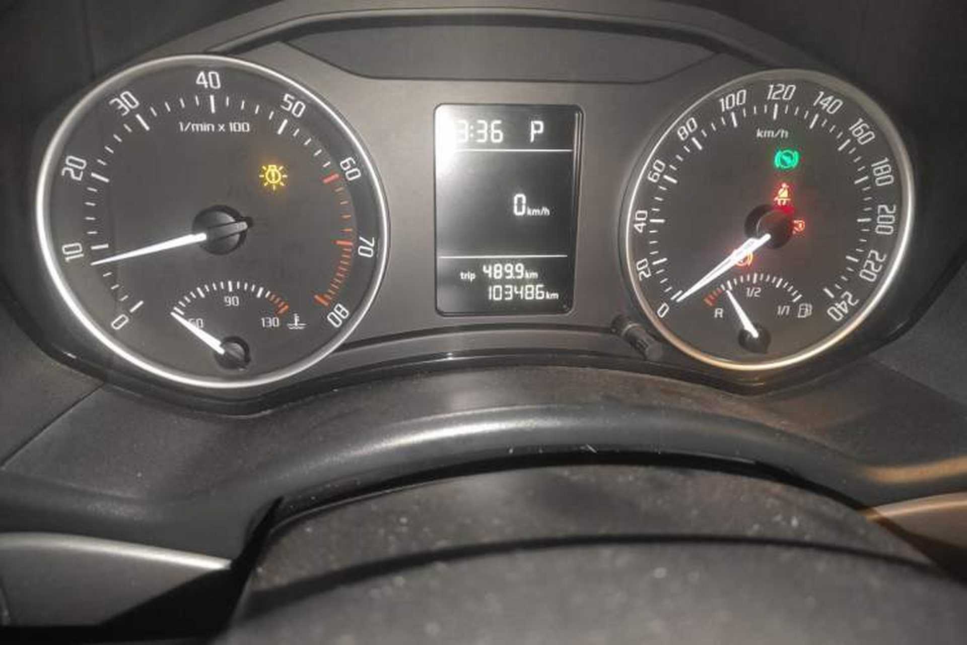 Used Skoda Octavia 2012 1.6L Automatic Yijie Edition Odometer Close Up