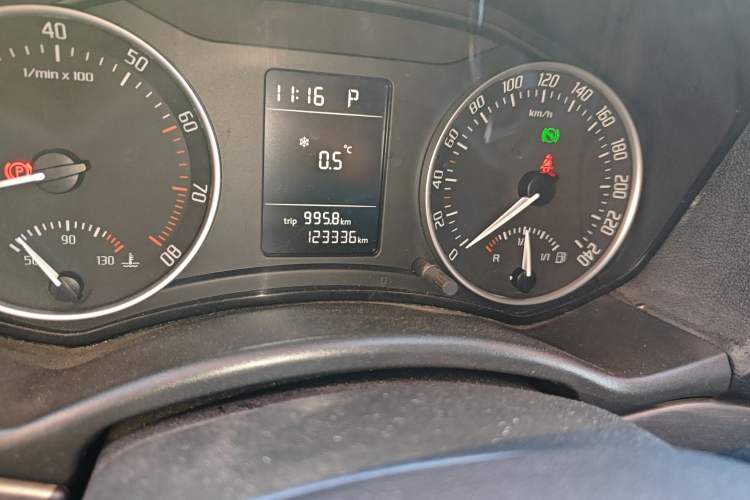 Used Skoda Octavia 2012 1.6L Automatic Yijun Edition Odometer Close Up
