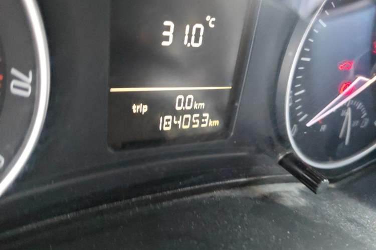 Used Skoda Octavia 2012 1.6L Automatic Yijie Edition Odometer Close Up