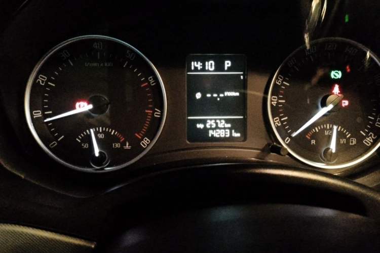 Used Skoda Octavia 2012 1.6L Automatic Yijun Edition Odometer Close Up