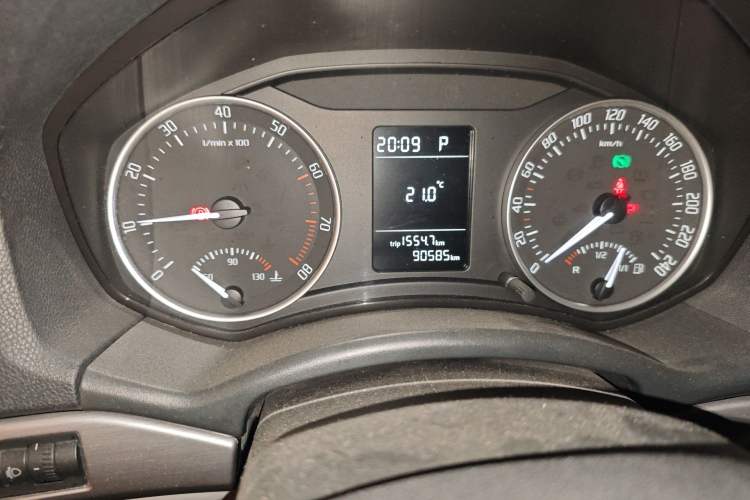 Used Skoda Octavia 2012 1.6L Automatic Yijie Edition Odometer Close Up