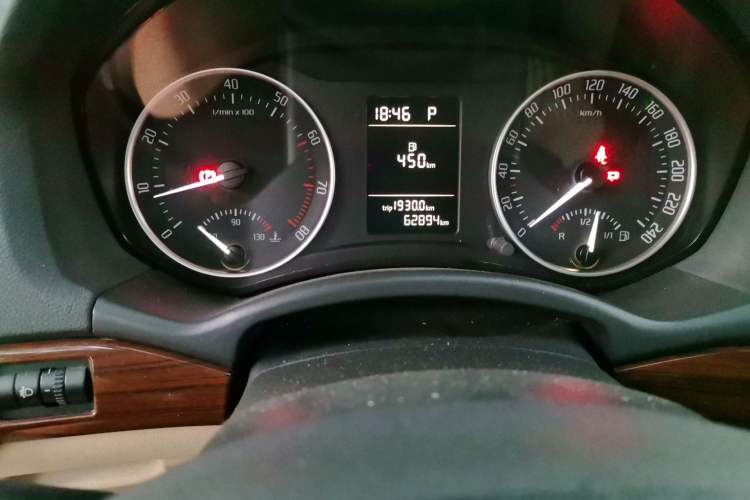 Used Skoda Octavia 2012 1.6L Automatic Yijie Edition Odometer Close Up
