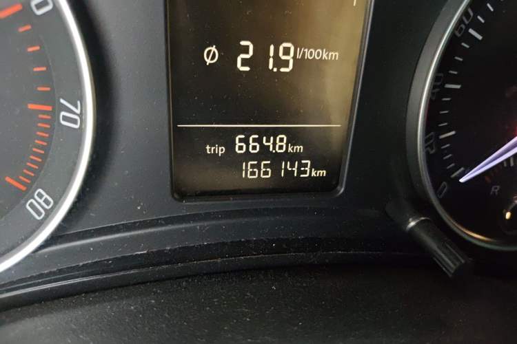 Used Skoda Octavia 2012 1.6L Manual Eado Edition Odometer Close Up
