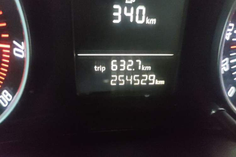 Used Skoda Octavia 2012 1.6L Automatic Yijun Edition Odometer Close Up
