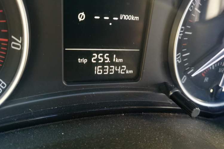 Used Skoda Octavia 2012 1.4TSI DSG Yijun Edition Odometer Close Up