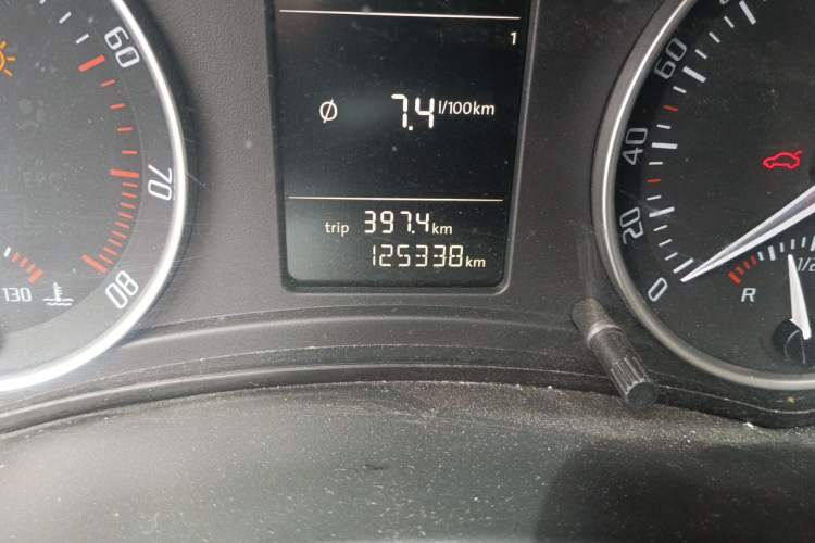 Used Skoda Octavia 2012 1.6L Automatic Yijie Edition Odometer Close Up