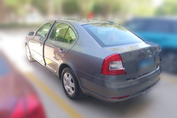 Used Skoda Octavia 2012 1.6L Automatic Yijie Edition Rear Left 45 Deg