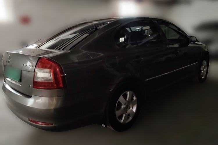 Used Skoda Octavia 2012 1.6L Automatic Yijun Edition Rear Right 45 Deg