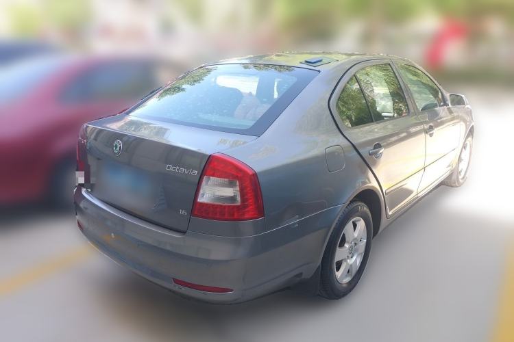 Used Skoda Octavia 2012 1.6L Automatic Yijie Edition Rear Right 45 Deg