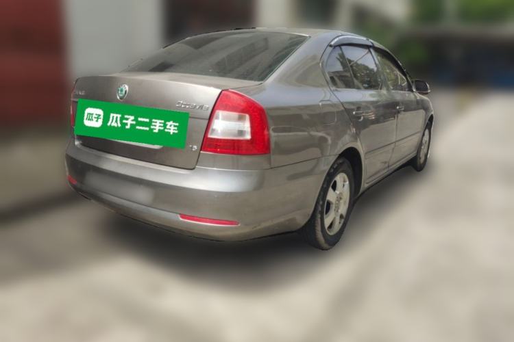 Used Skoda Octavia 2012 1.6L Automatic Yijie Edition Rear Right 45 Deg