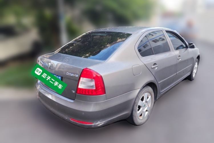 Used Skoda Octavia 2012 1.6L Automatic Yijie Edition Rear Right 45 Deg