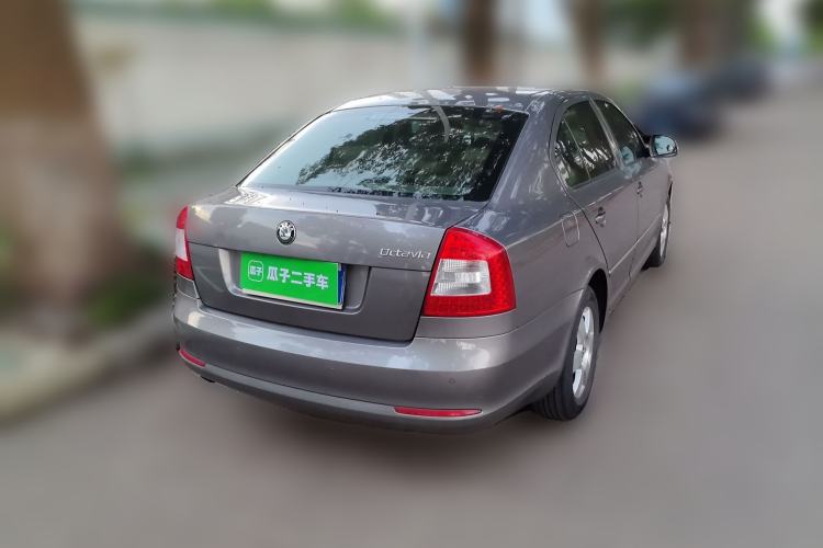 Used Skoda Octavia 2012 1.6L Automatic Yijie Edition Rear Right 45 Deg