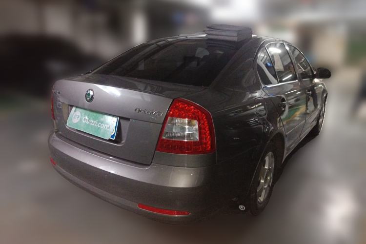 Used Skoda Octavia 2012 1.6L Manual Yijie Edition Rear Right 45 Deg
