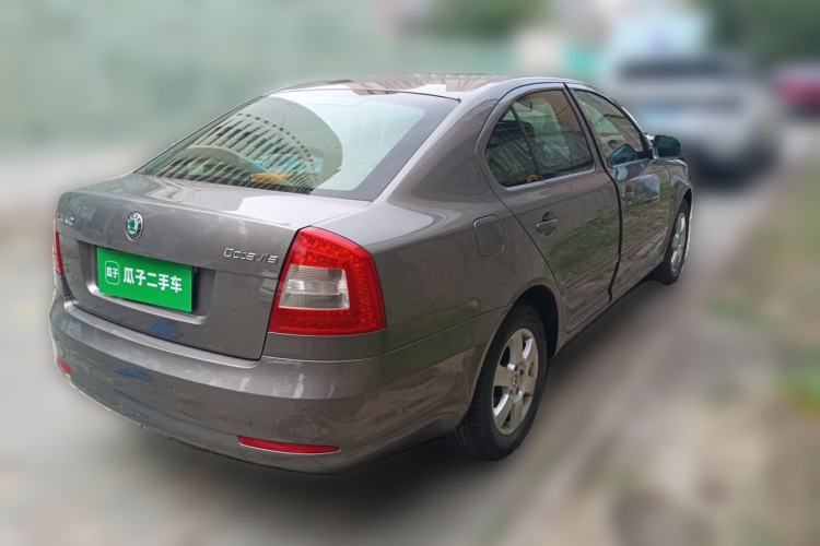 Used Skoda Octavia 2012 1.6L Automatic Yijie Edition Rear Right 45 Deg