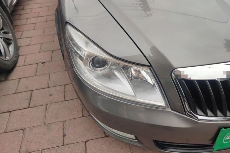 Used Skoda Octavia 2012 1.6L Manual Yijie Edition Right Front Headlight