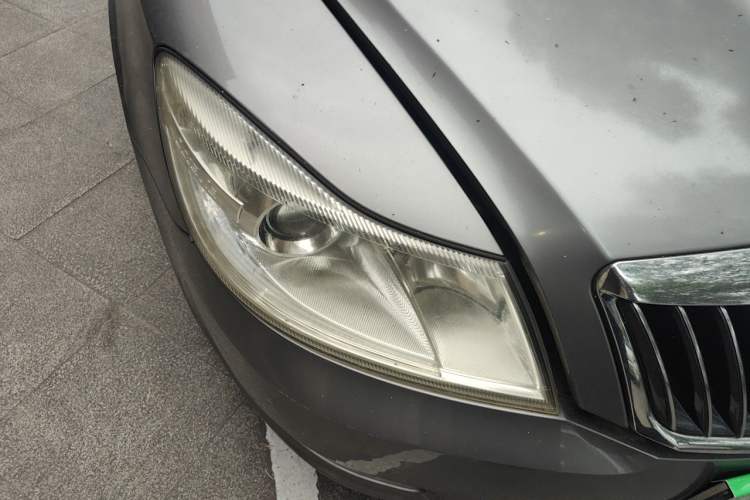 Used Skoda Octavia 2012 1.6L Manual Yijun Edition Right Front Headlight