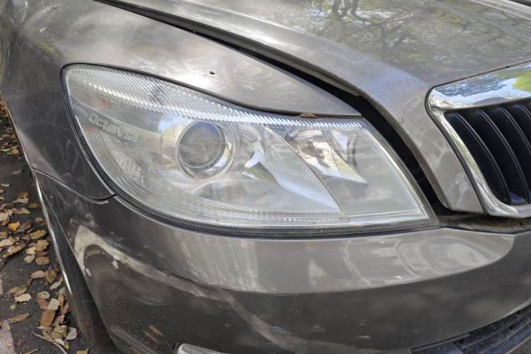 Used Skoda Octavia 2012 1.6L Automatic Yijie Edition Right Front Headlight