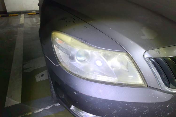 Used Skoda Octavia 2012 2.0L Manual Yijie Version Right Front Headlight
