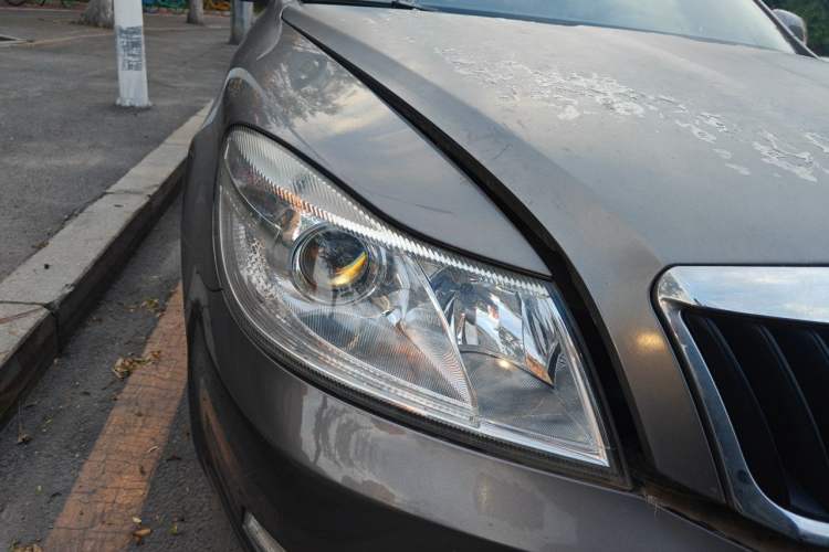 Used Skoda Octavia 2012 2.0L Manual Yijie Version Right Front Headlight