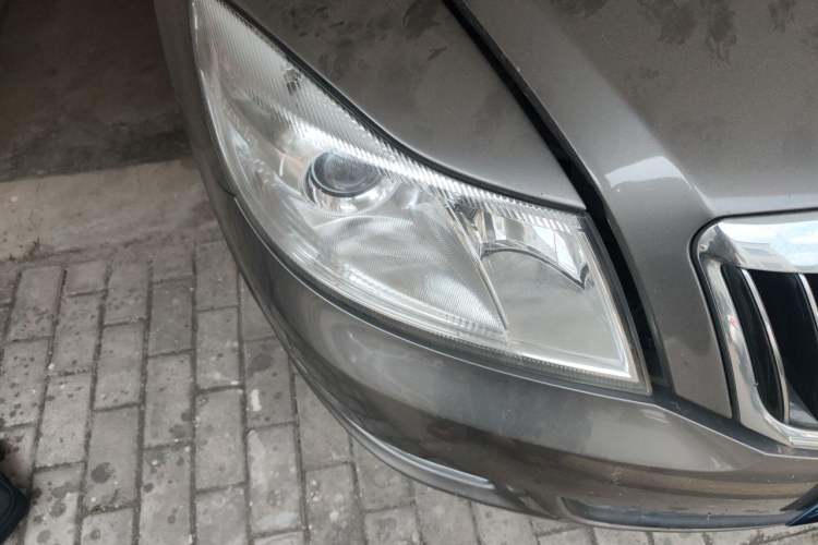 Used Skoda Octavia 2012 1.6L Automatic Yijie Edition Right Front Headlight