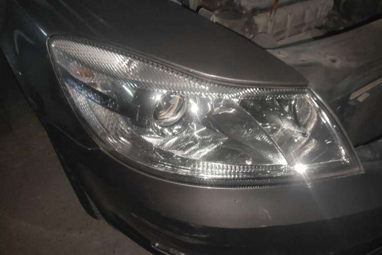 Used Skoda Octavia 2012 1.6L Automatic Yijie Edition Right Front Headlight