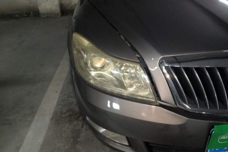 Used Skoda Octavia 2012 1.6L Manual Yijun Edition Right Front Headlight
