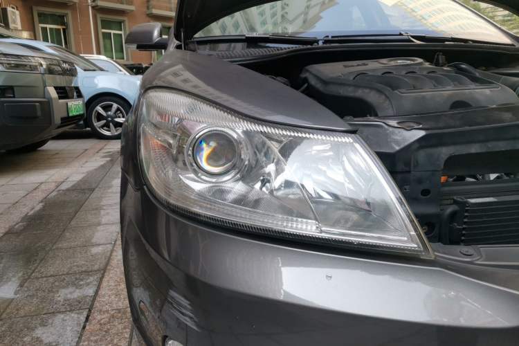 Used Skoda Octavia 2012 2.0L Automatic Yijie Version Right Front Headlight