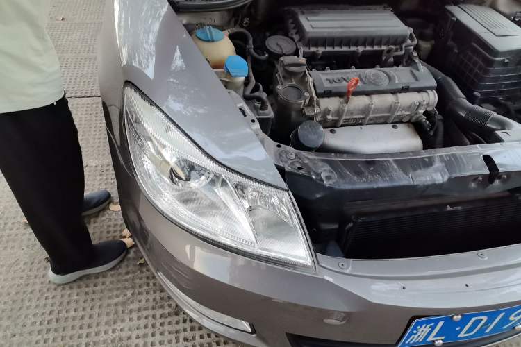 Used Skoda Octavia 2012 1.6L Automatic Yijie Edition Right Front Headlight