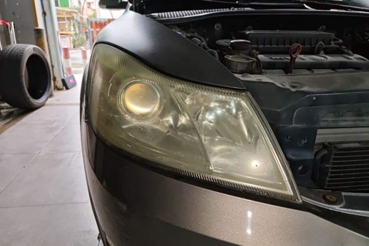 Used Skoda Octavia 2012 1.6L Manual Eado Edition Right Front Headlight
