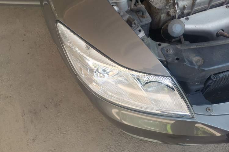 Used Skoda Octavia 2012 1.6L Automatic Yijie Edition Right Front Headlight