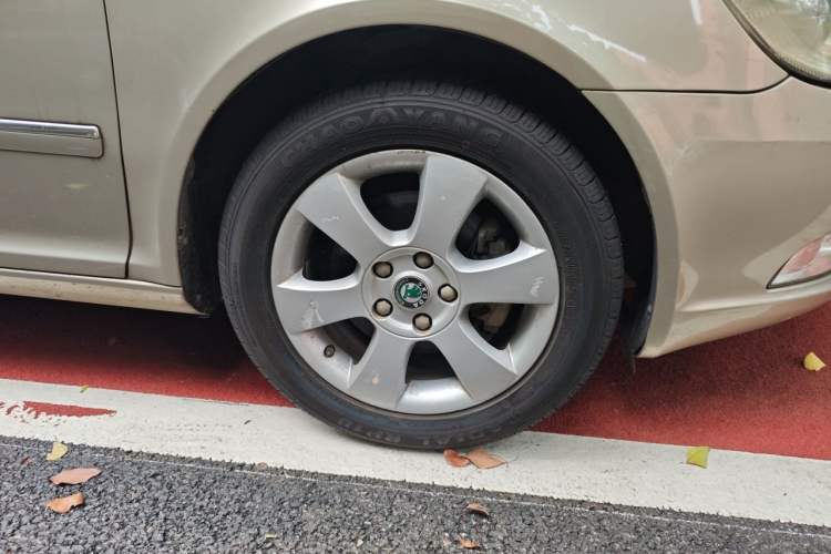 Used Skoda Octavia 2012 1.4TSI DSG Yijun Edition Right Front Wheel Hub