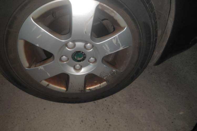 Used Skoda Octavia 2012 1.6L Automatic Yijie Edition Right Front Wheel Hub