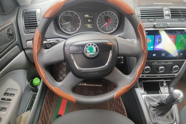 Used Skoda Octavia 2012 1.6L Manual Yijie Edition Steering Wheel