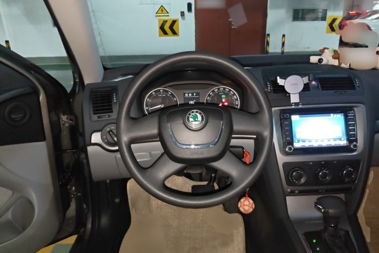 Used Skoda Octavia 2012 1.6L Automatic Yijie Edition Steering Wheel