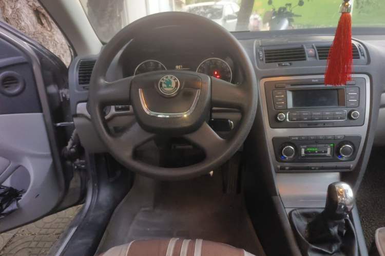 Used Skoda Octavia 2012 1.6L Manual Yijun Edition Steering Wheel