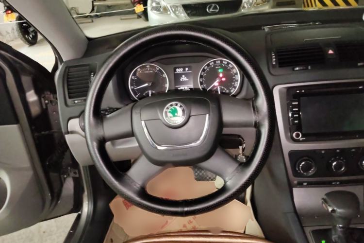 Used Skoda Octavia 2012 1.6L Automatic Yijun Edition Steering Wheel