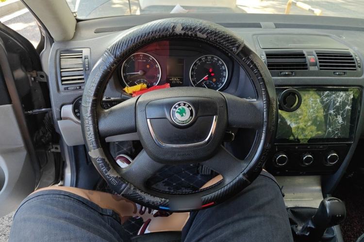 Used Skoda Octavia 2012 1.6L Manual Yijie Edition Steering Wheel