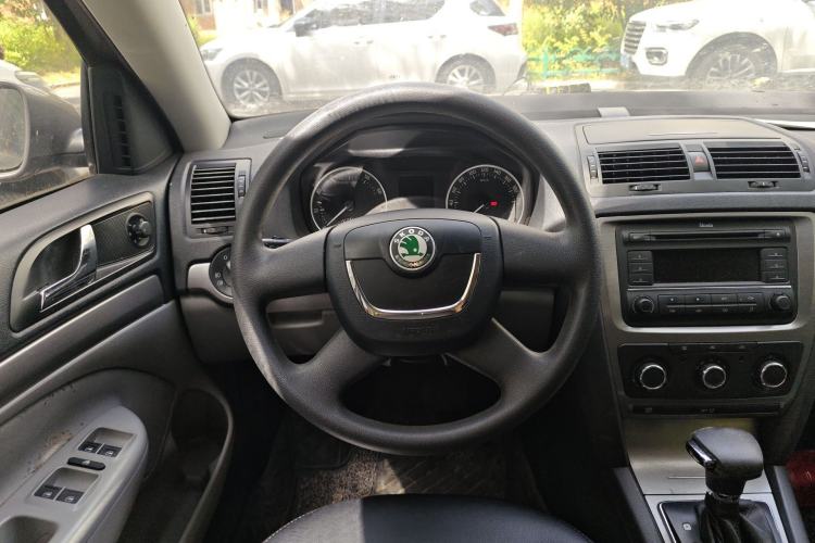 Used Skoda Octavia 2012 1.6L Automatic Yijie Edition Steering Wheel