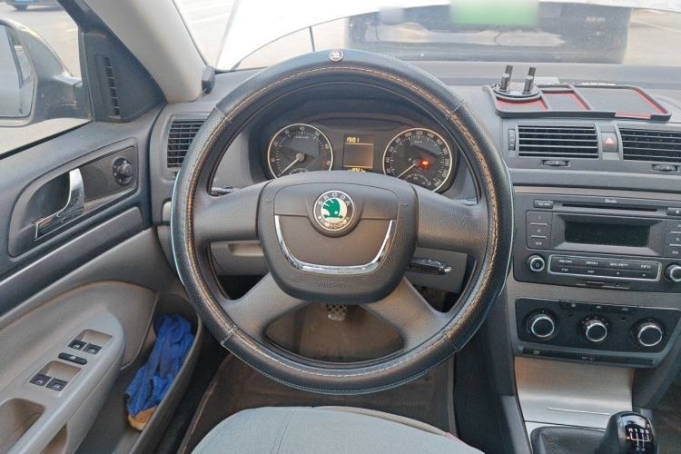 Used Skoda Octavia 2012 2.0L Manual Yijie Version Steering Wheel