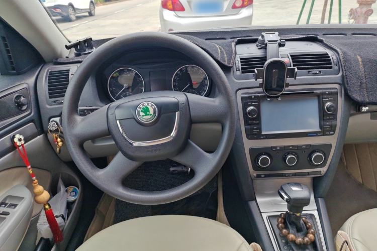 Used Skoda Octavia 2012 1.6L Automatic Yijie Edition Steering Wheel