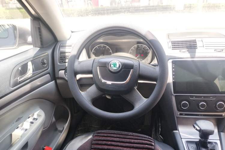 Used Skoda Octavia 2012 1.6L Automatic Yijie Edition Steering Wheel