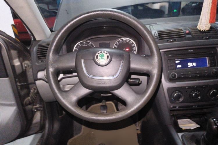 Used Skoda Octavia 2012 1.6L Manual Yijie Edition Steering Wheel