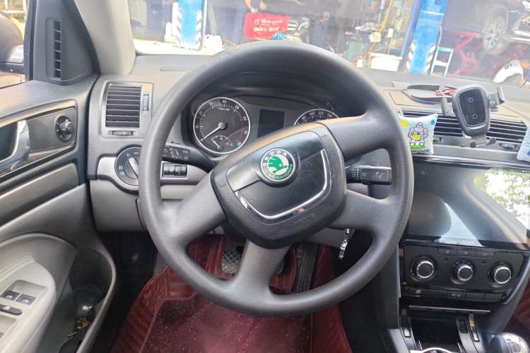 Used Skoda Octavia 2012 1.6L Manual Yijie Edition Steering Wheel