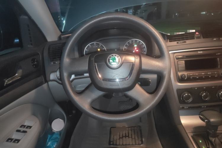 Used Skoda Octavia 2012 1.6L Automatic Yijie Edition Steering Wheel