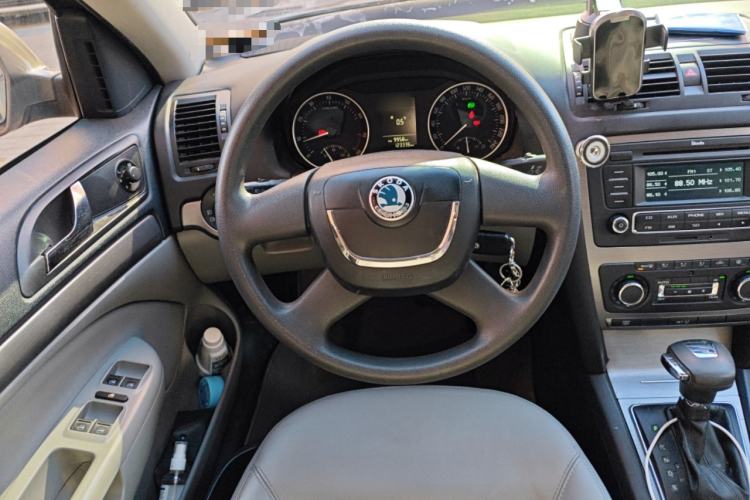 Used Skoda Octavia 2012 1.6L Automatic Yijun Edition Steering Wheel