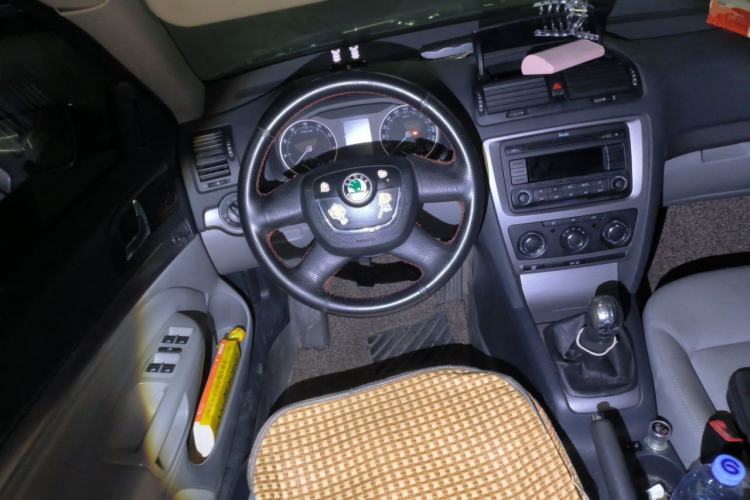 Used Skoda Octavia 2012 1.6L Manual Yijun Edition Steering Wheel