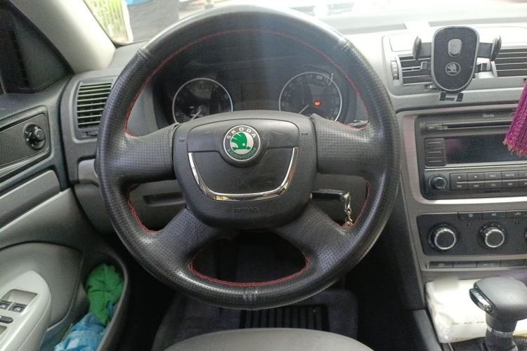 Used Skoda Octavia 2012 1.6L Automatic Yijun Edition Steering Wheel
