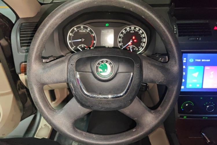 Used Skoda Octavia 2012 1.6L Automatic Yijun Edition Steering Wheel