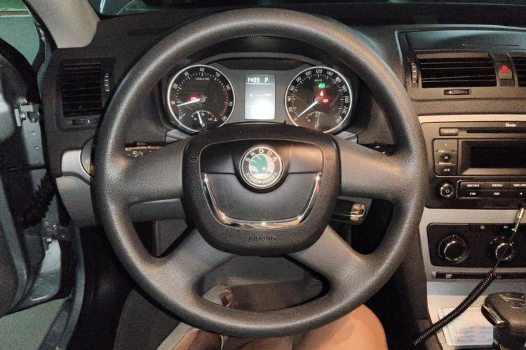 Used Skoda Octavia 2012 1.6L Automatic Yijun Edition Steering Wheel